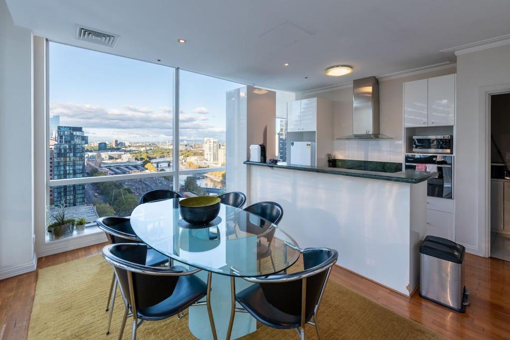 Penthouse 3 bdrm amazing views opposite casino photo 4