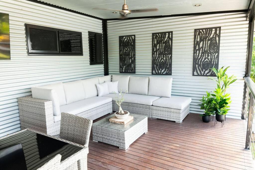 ZenLux Rosewood Luxury Family Escape - Pool - BBQ photo 1