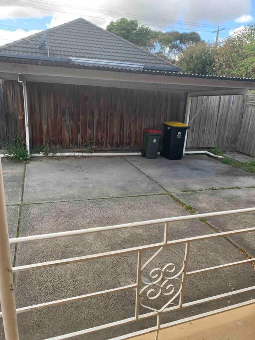 Glenroy Home near airport, city&shop photo 1