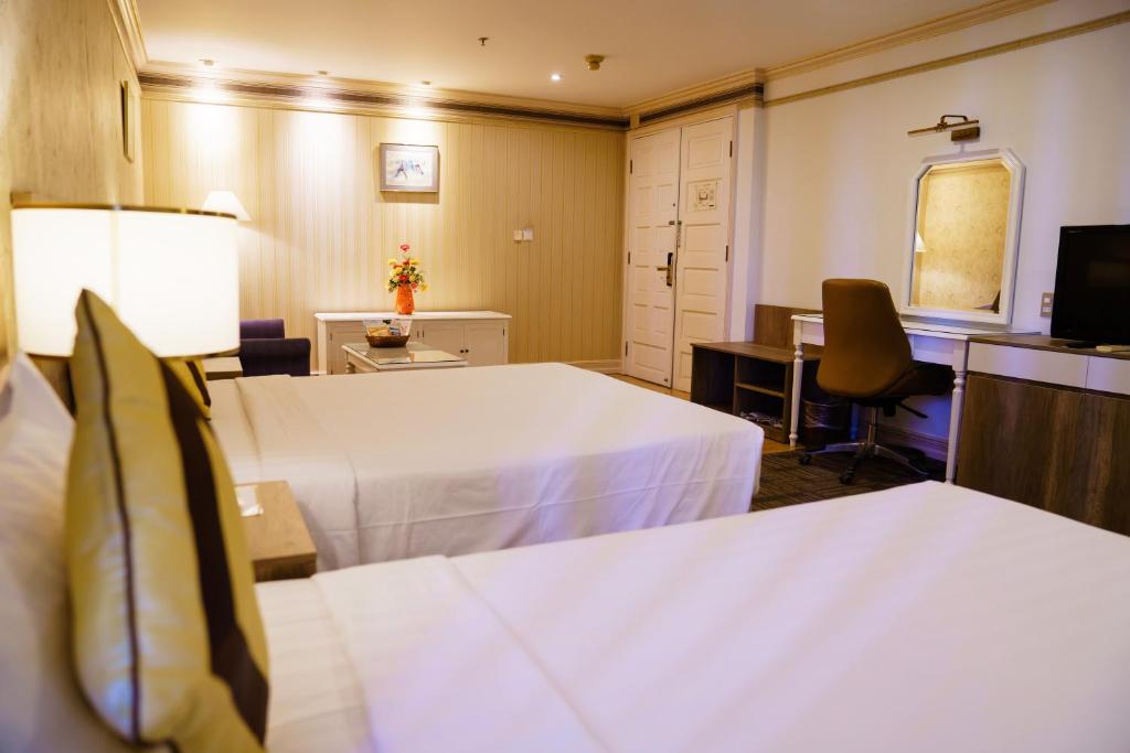 Lotus Saigon Hotel