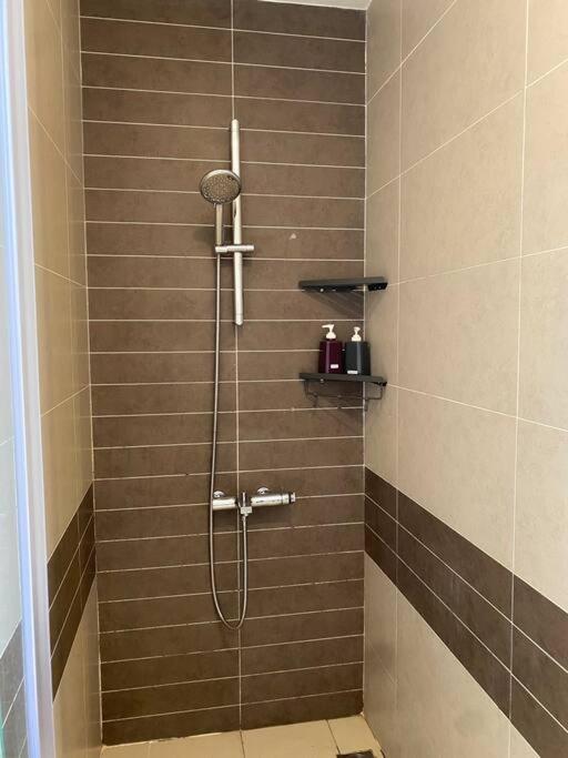 Rivergate - High floor Studio Free Pool, eSIM for booking over 5 nights