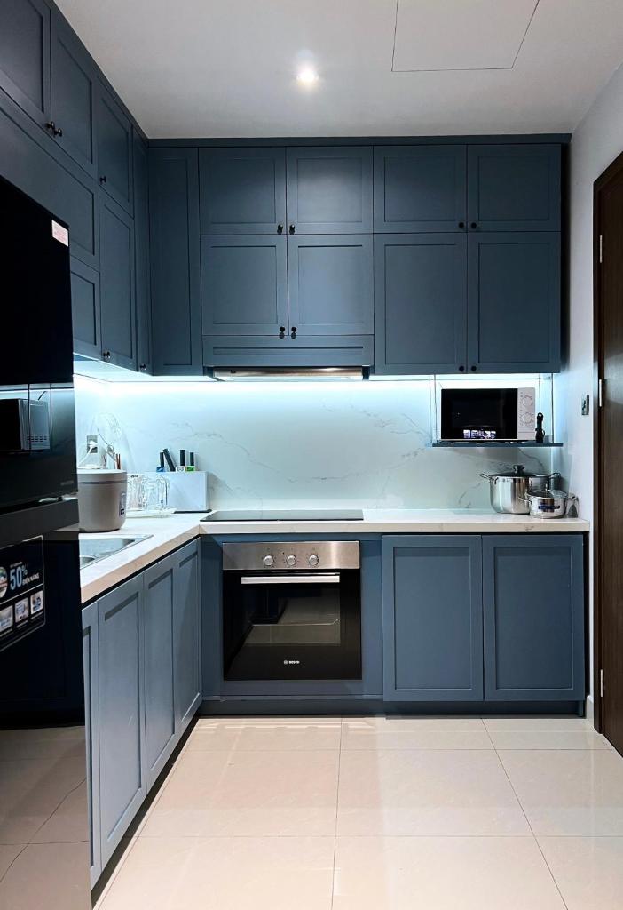 BLUE HARBOUR - SAIGON ROYAL Fully - furnished Apt in Dist 4, 2 Bedrooms