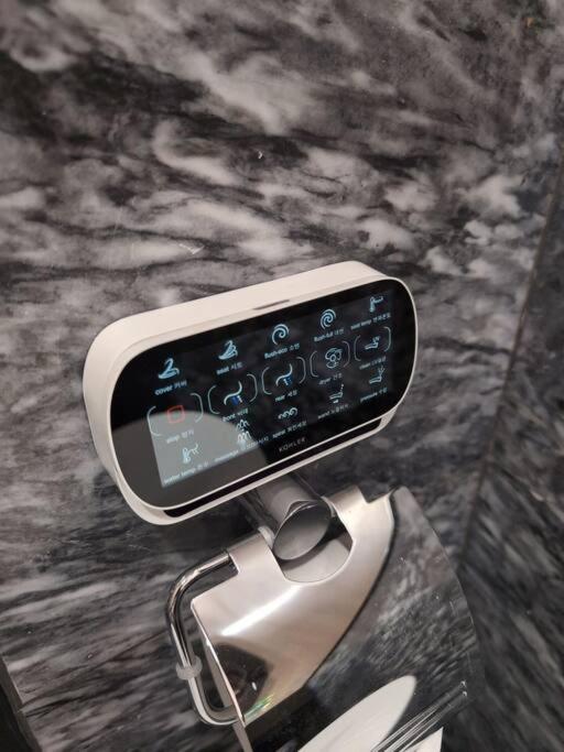 Riverview 2 bedrooms in Lumiere Riverside - high-end and brand-new