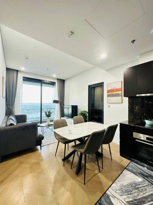 Riverview 2 bedrooms in Lumiere Riverside - high-end and brand-new