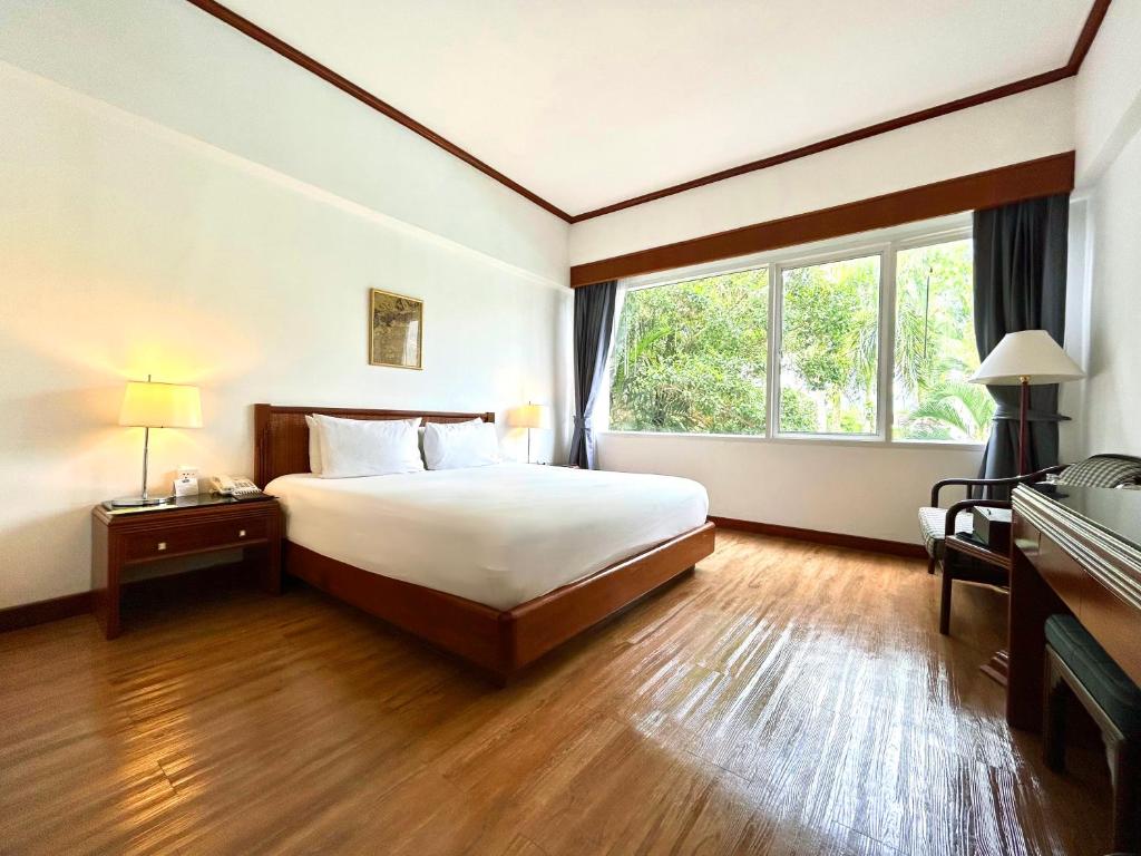 Centara Life Hotel Mae Sot Room Type - Superior King