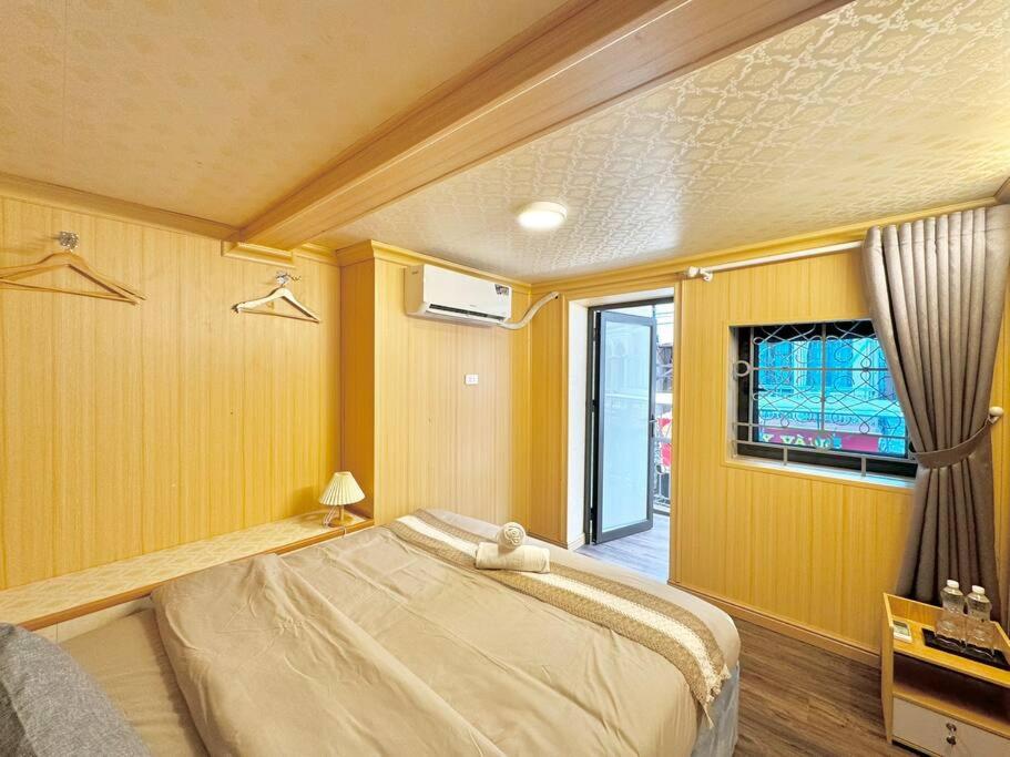 3 Bedroom - Hidden Gem - Balcony - Hoan Kiem lake