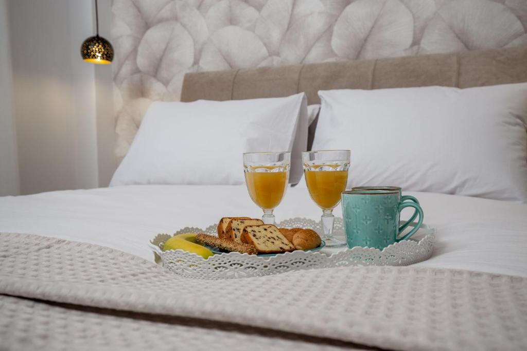 Memories Suites - Charming Suite with Sea View - Tap to explore photos
