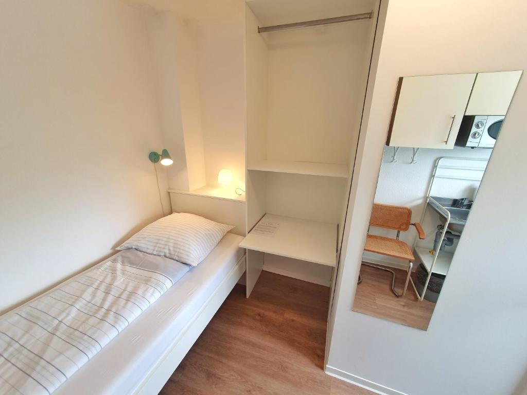 Aparthotel Jonas - Tap to explore photos