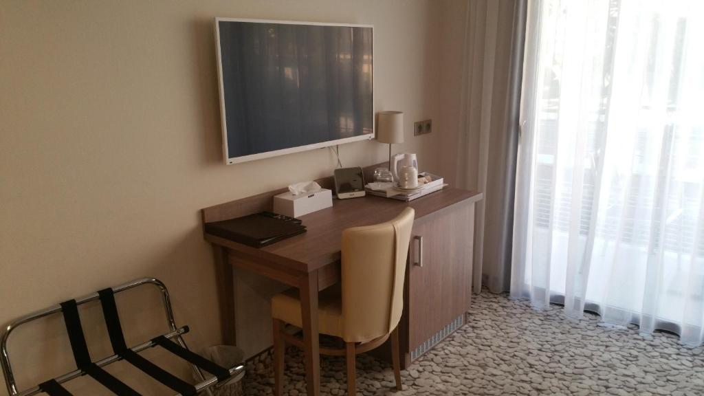 Hotel Villa Azur Room Type - Classic Double Room Street View