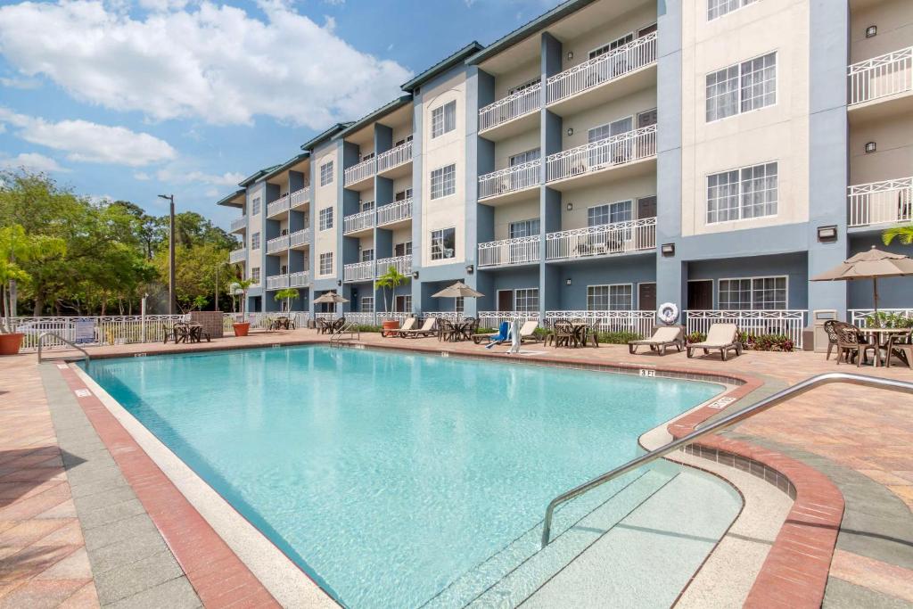 Best Western Naples Plaza Hotel image