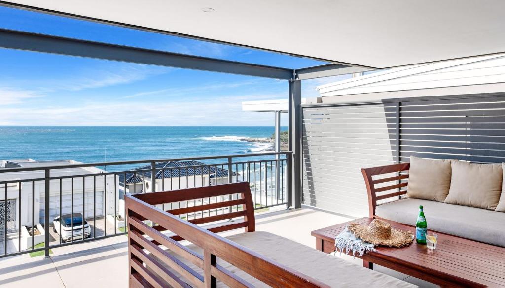 The Palms Yamba - Overlooking Convent Beach photo 2