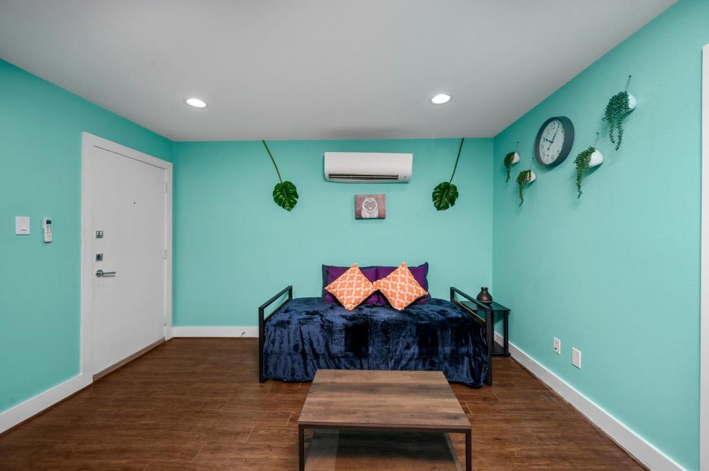 Central 1BR with Free Parking Near Med Center & NRG Stadium