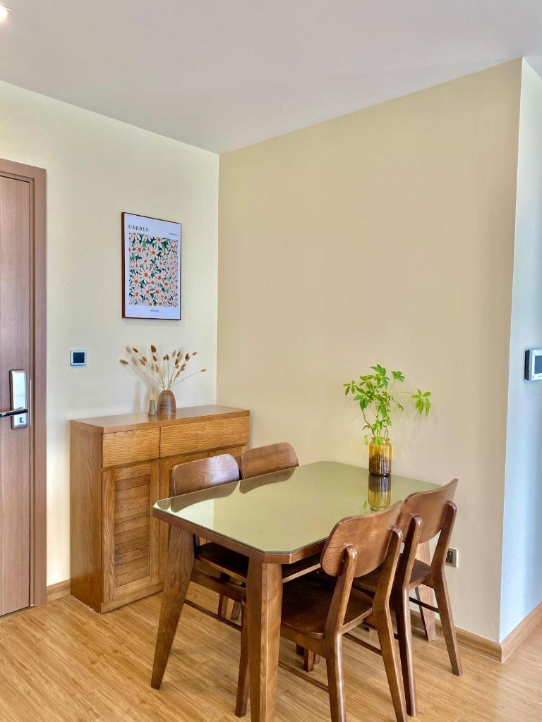 Brown Staycation Hanoi