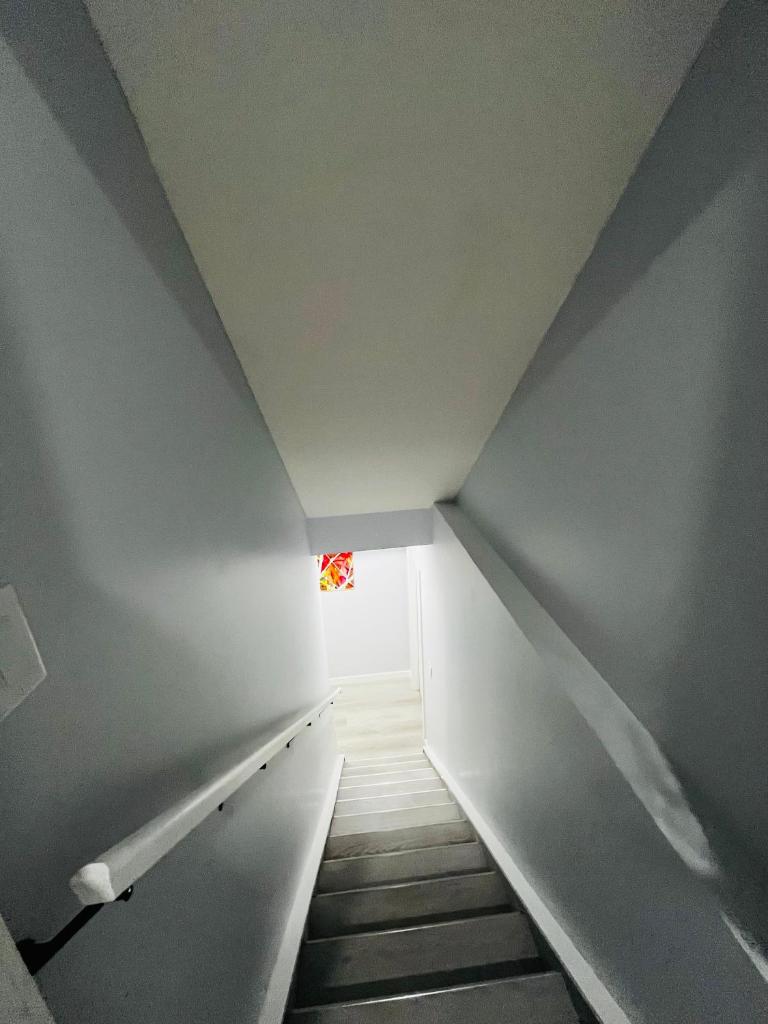 Amy's 2-Bedroom Residence - Tap to explore photos
