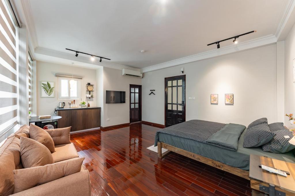 Old Quarter-Private Quiet Central Entire Rental-Peaceful Central Suites