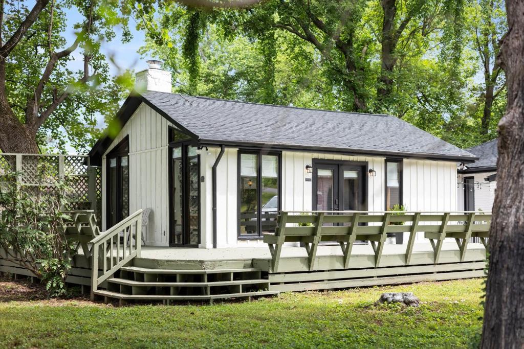 Foxwood Cottage image
