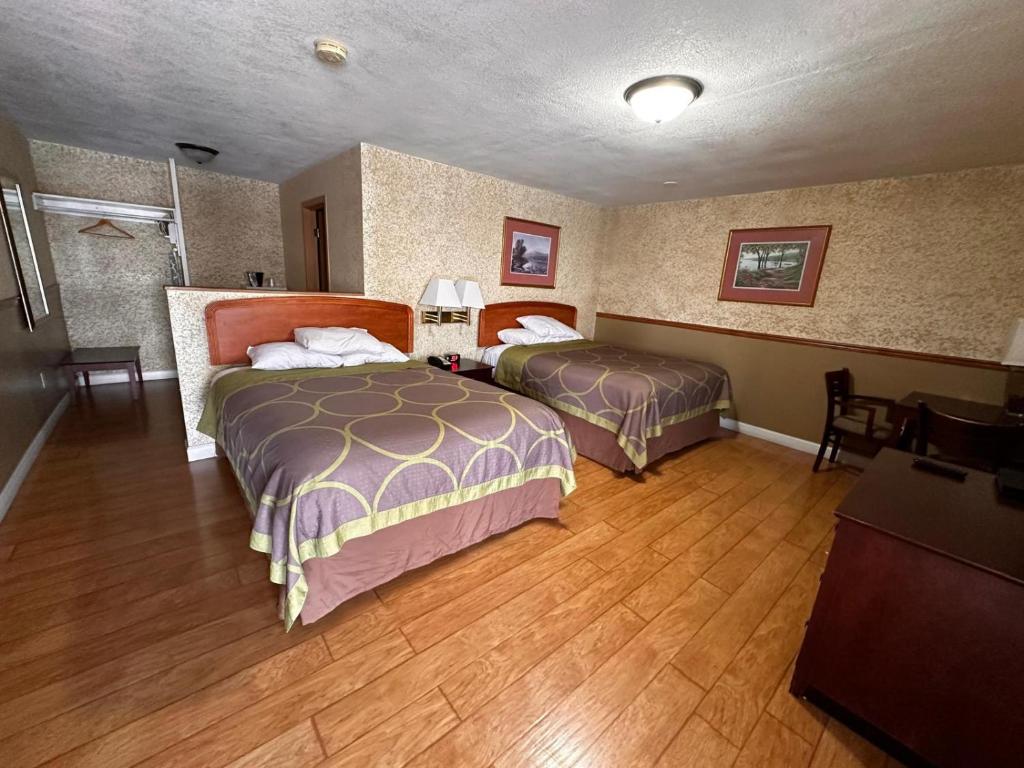 Budget Inn image