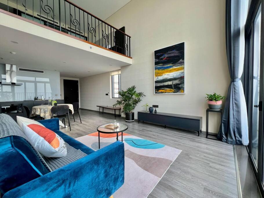 Jullian PentHouse - WestLake - by LioHousing