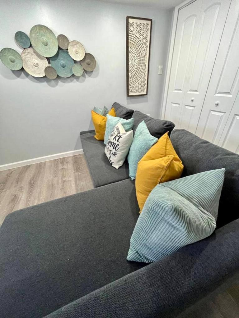Lovely 1-bedroom Apartment With Free Parking image