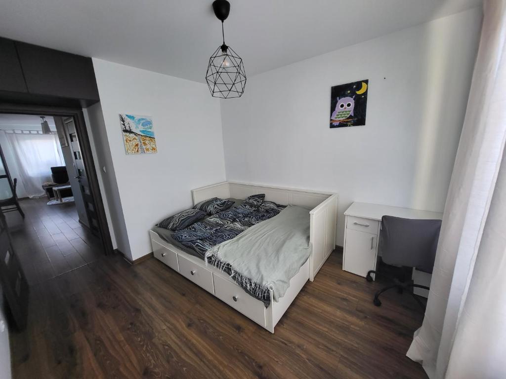 Cora Lego Apartment City View near Stadium & Sinfonia Varsovia Optional Parking - Tap to explore photos