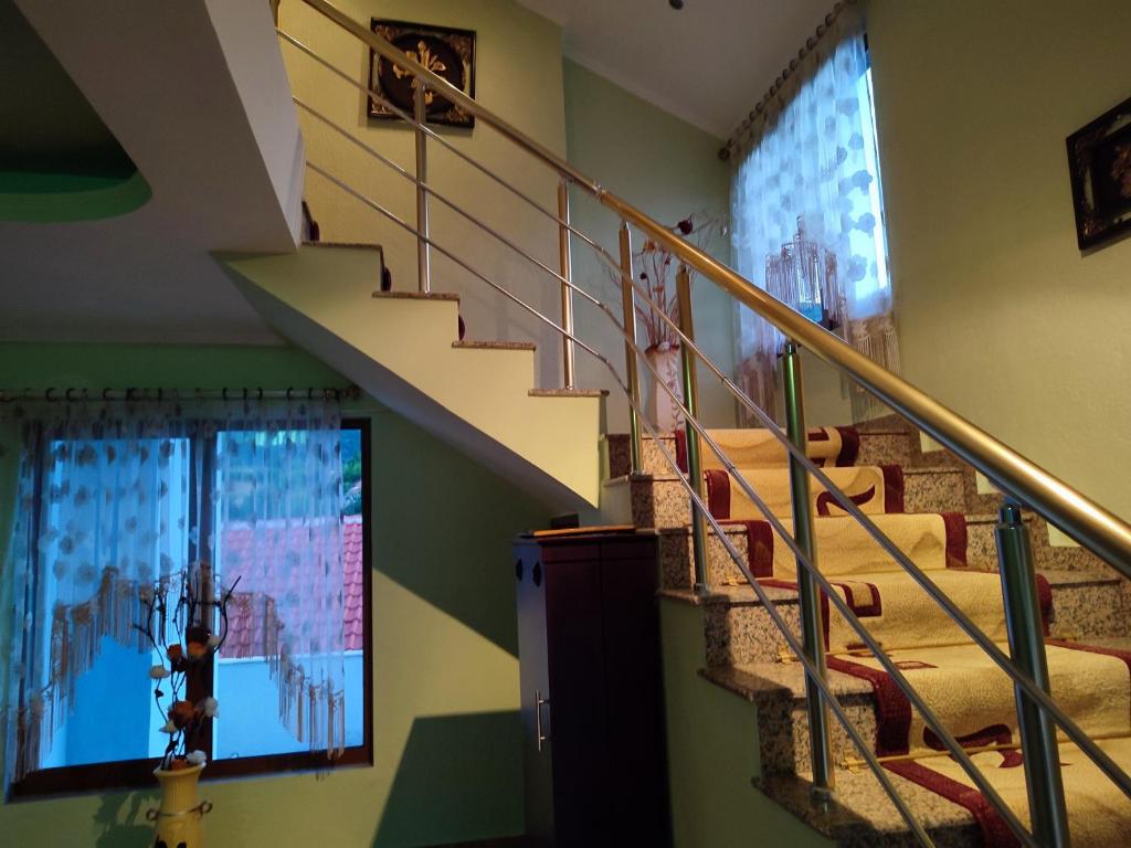The quiet house photo 2