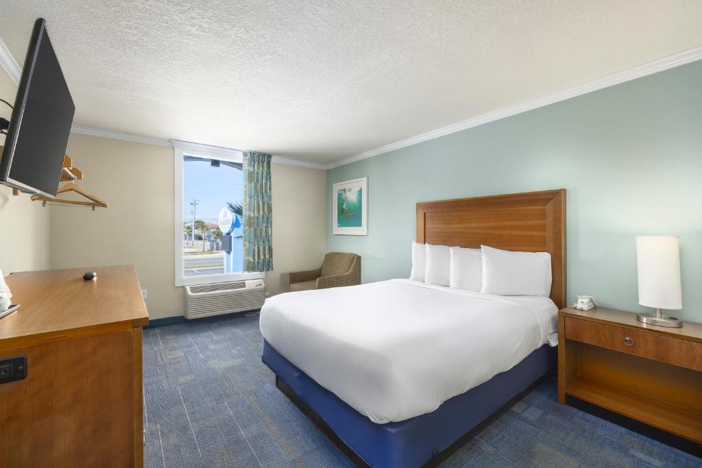 Beachside Resort Panama City Beach Room Type - Queen Room - Inland View