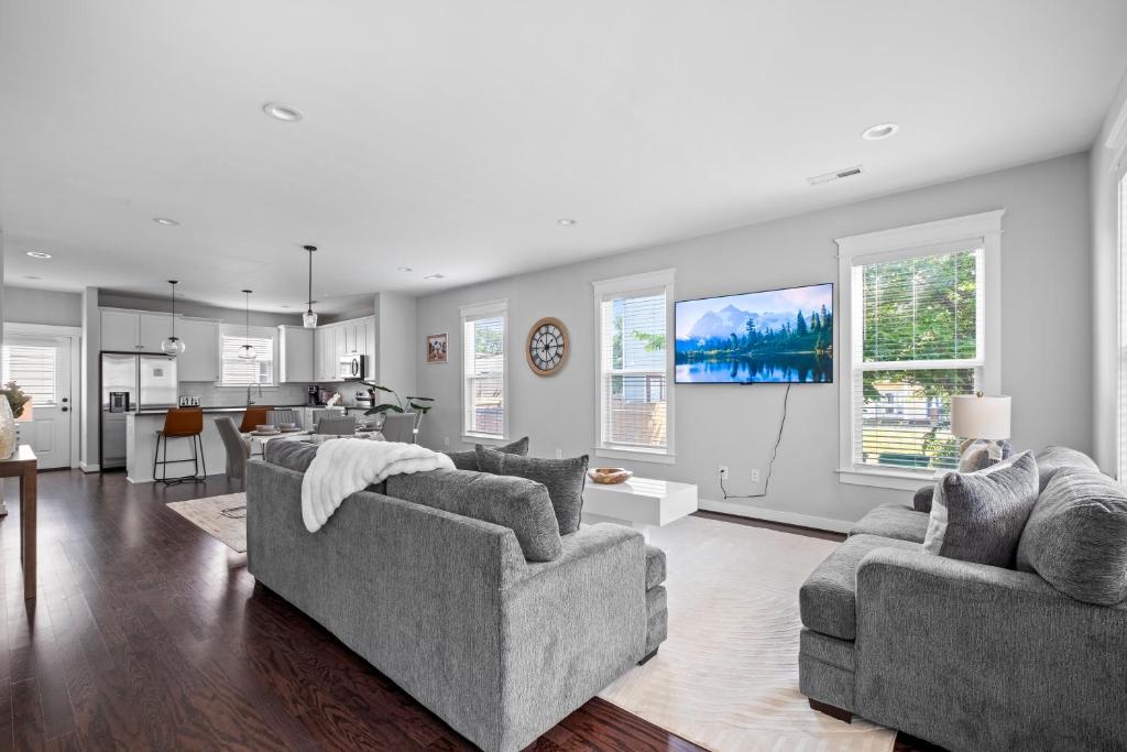 Downtown Richmond, Cozy 3BR, Near VCU image