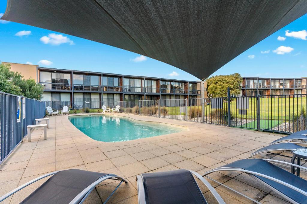 Moonah Links Apartments - Fairway Views, Golf, Hot Springs photo 2