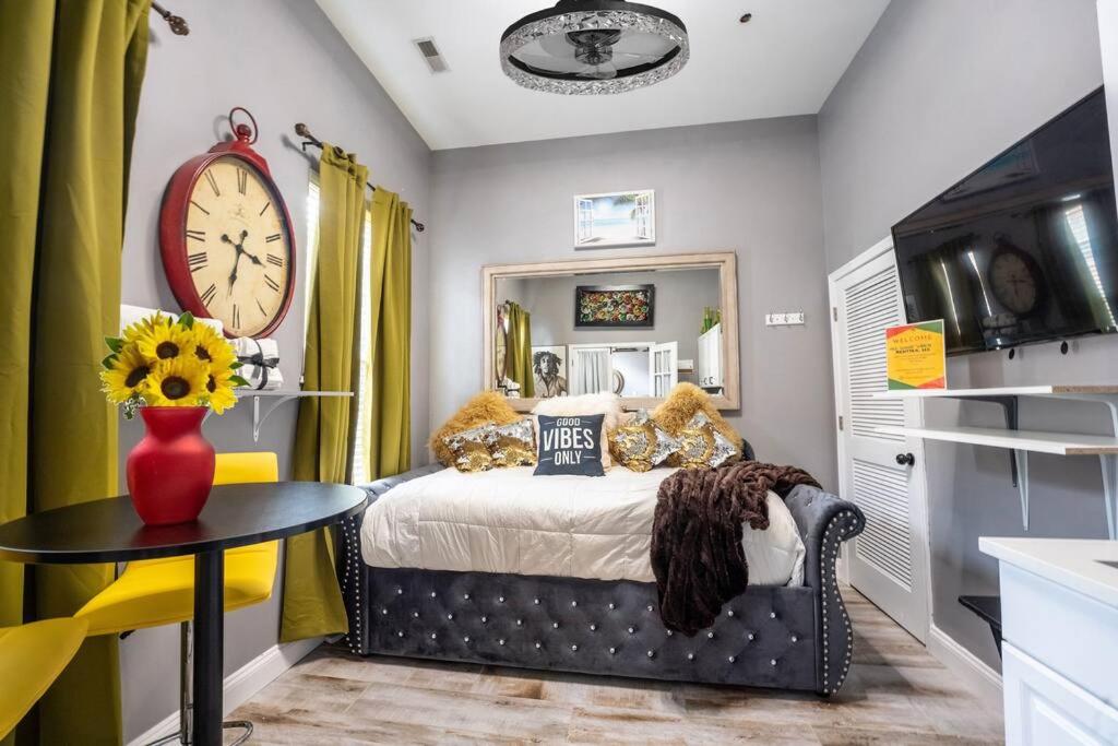 Cozy Caribbean Studio, Mins to Harbor image