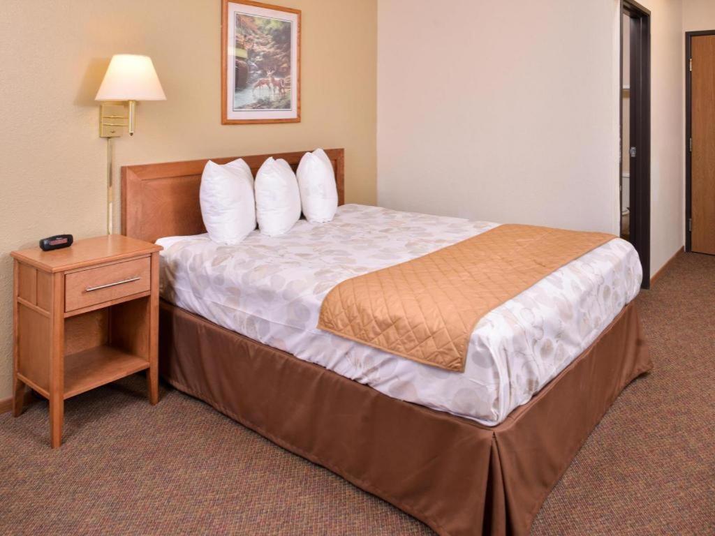 Americas Best Value Inn Missouri Valley image