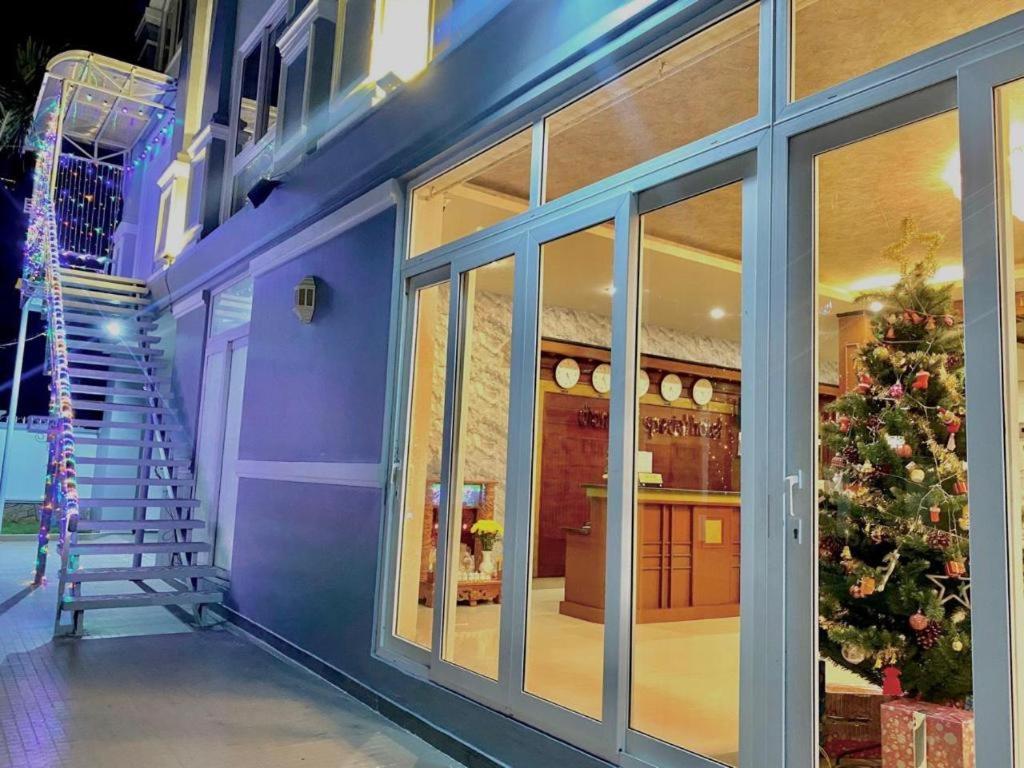 Diamond Special Hotel