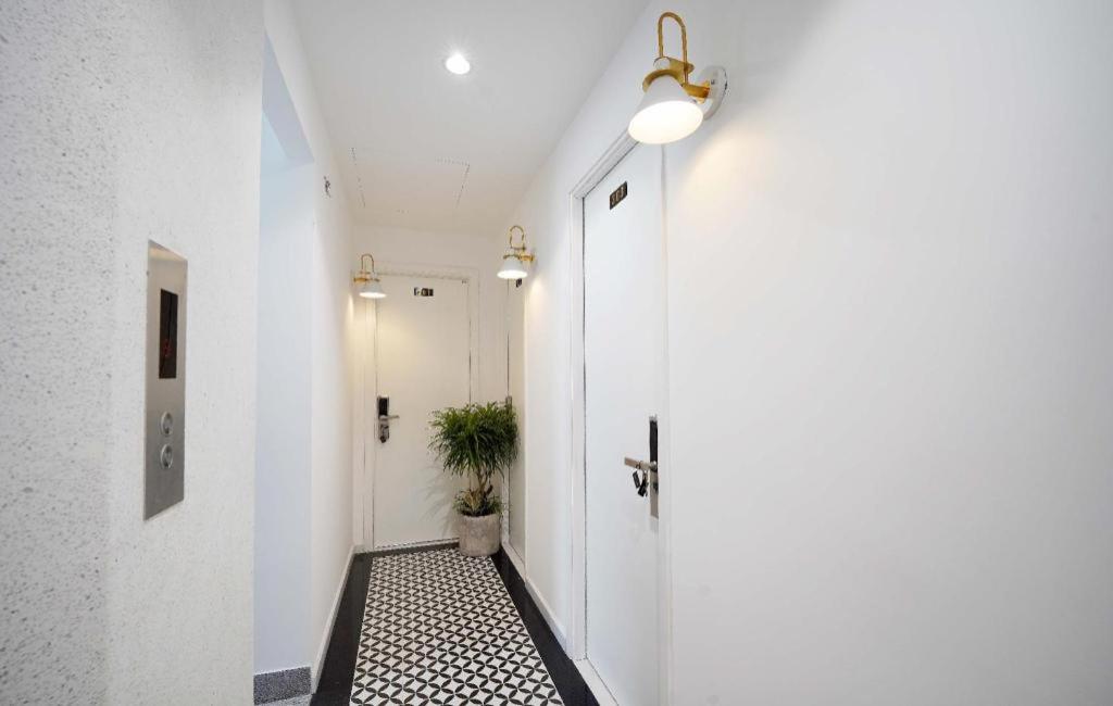 BOBHOTEL - BÙI VIỆN