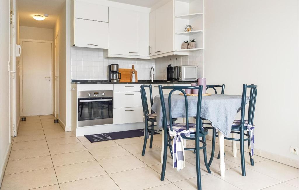 Nice Apartment In Bredene With Wifi photo 4