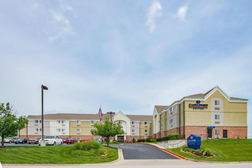 Candlewood Suites Jefferson City, an IHG Hotel image