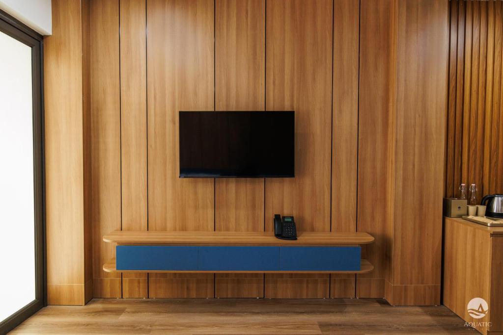 Aquatic Hotel Cat Ba