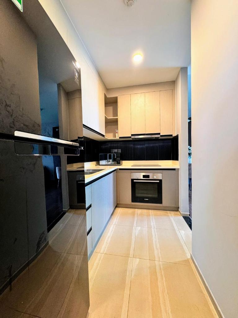 Homie's Dedge Thao Dien Luxury Apartment