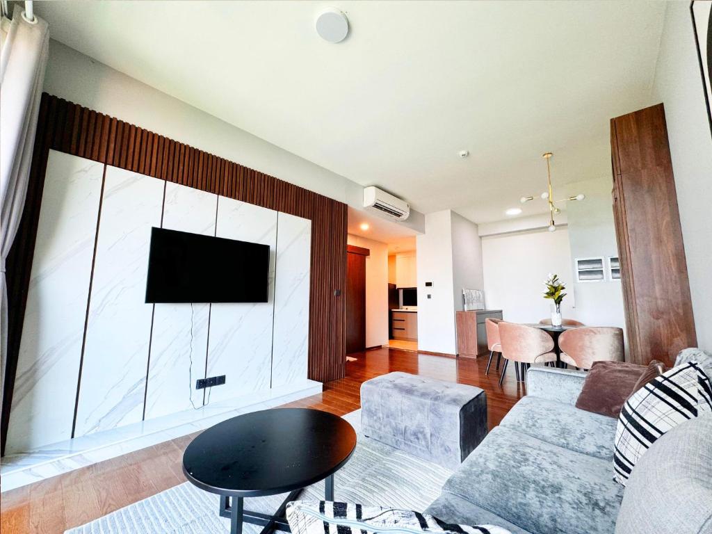Homie's Dedge Thao Dien Luxury Apartment