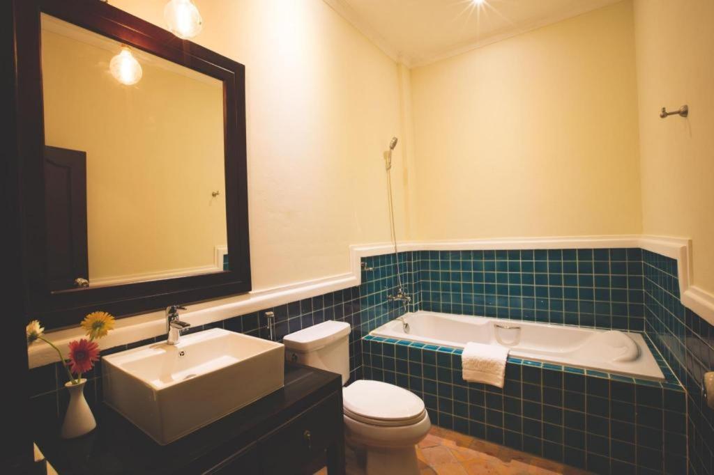 Le Luxe Boutique Hotel - Tap to explore photos