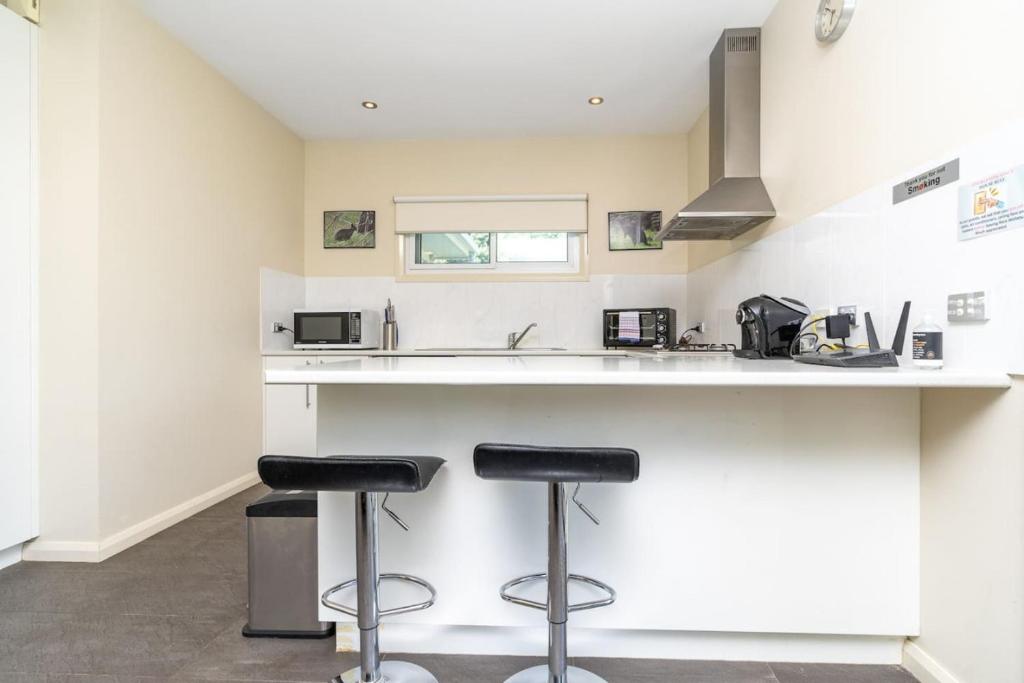 Serene 2BR House near the heart of Kingston - Hosted by CanStay photo 3