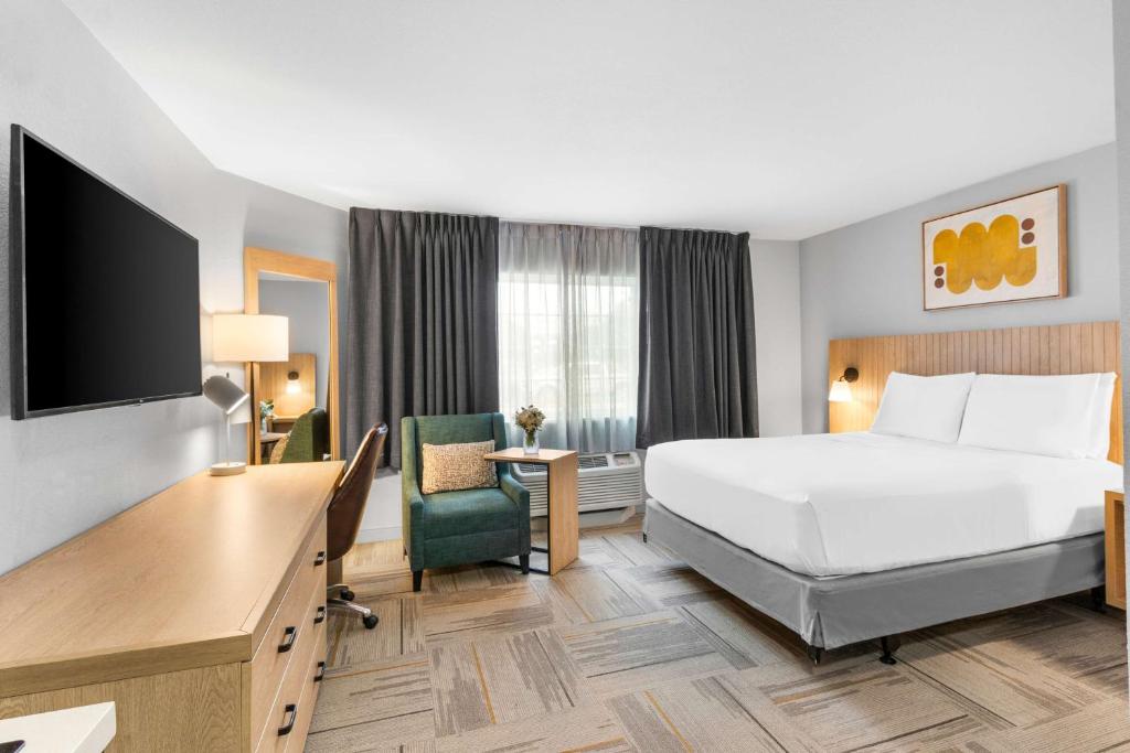 Sonesta Simply Suites Austin South image