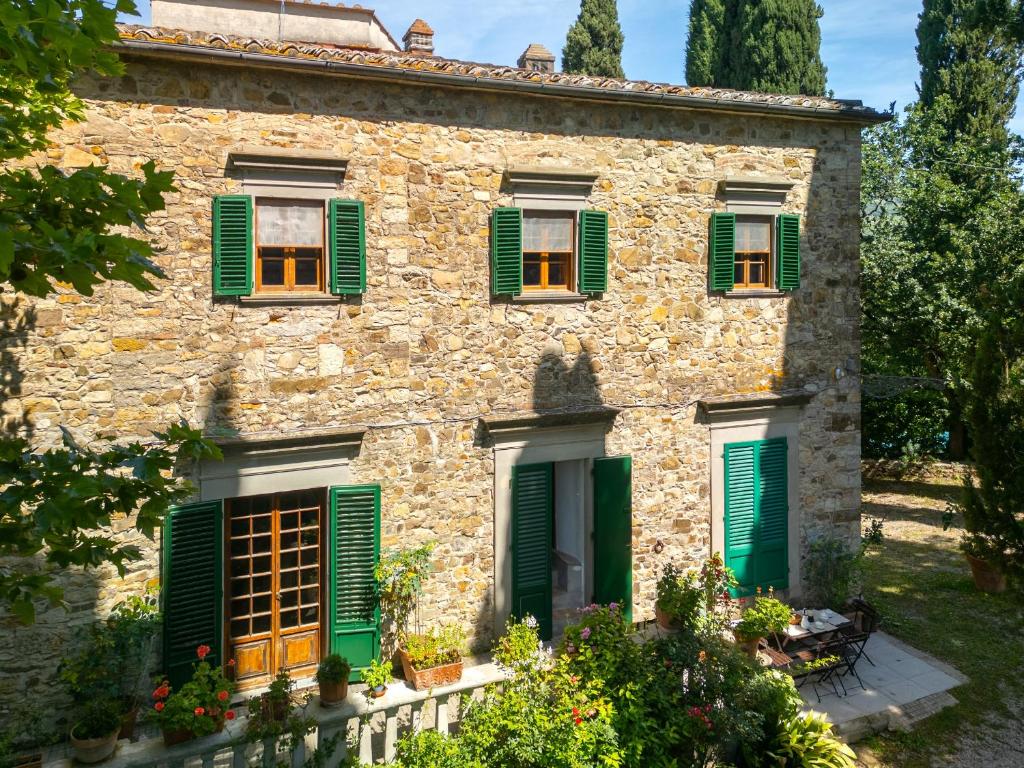 CYPRESSES VILLA with PRIVATE SWIMMING POOL - Tap to explore photos