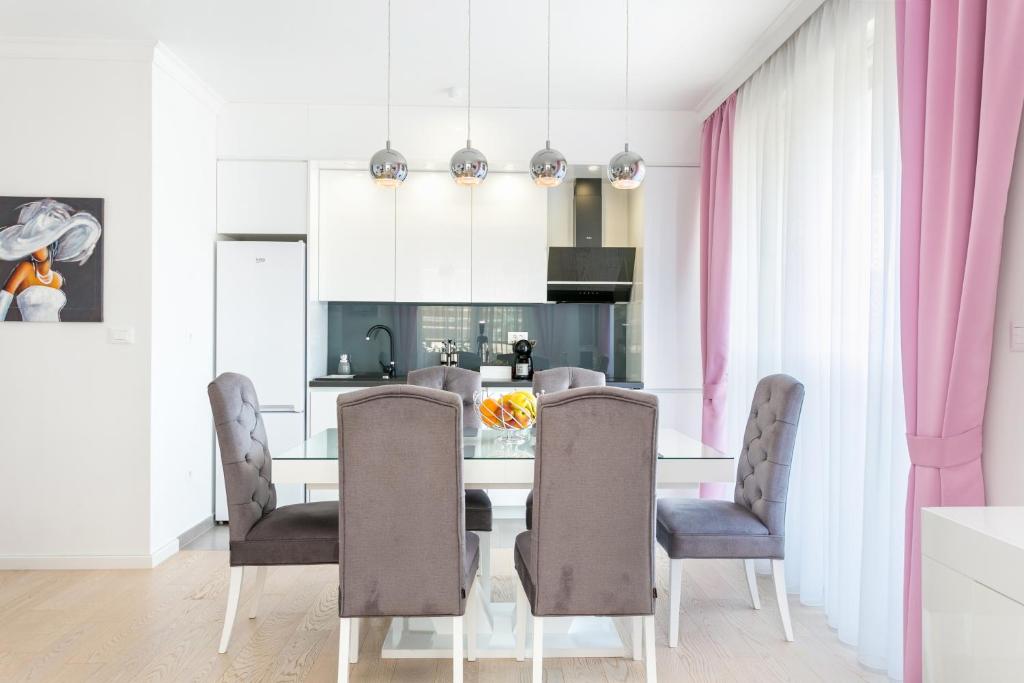 Apartments with WiFi Split - 22872 - Tap to explore photos