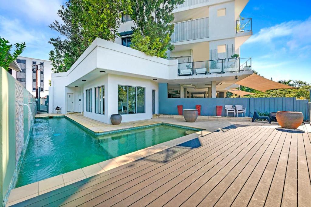 Larrakeyah Luxury - Penthouse Getaway with Views photo 2