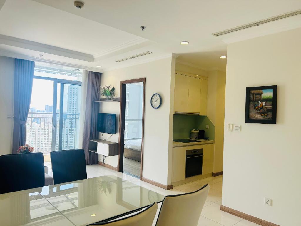 LuxHomes Saigon - Vinhomes Central Park