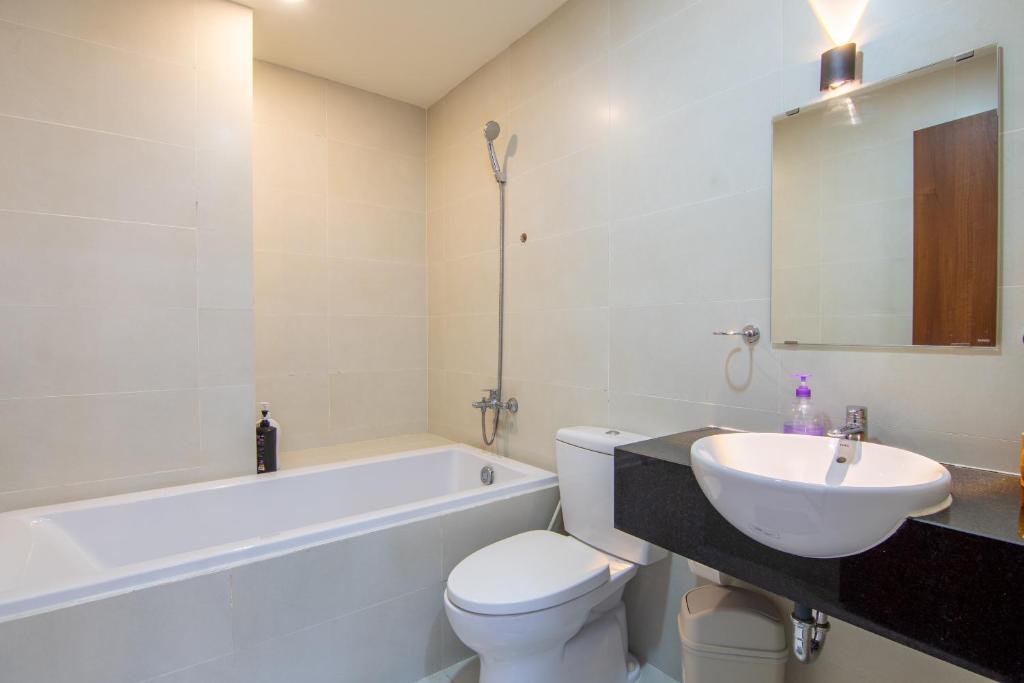 Spacious 4BR apat at Saigon Centre with pool, supermarket, view