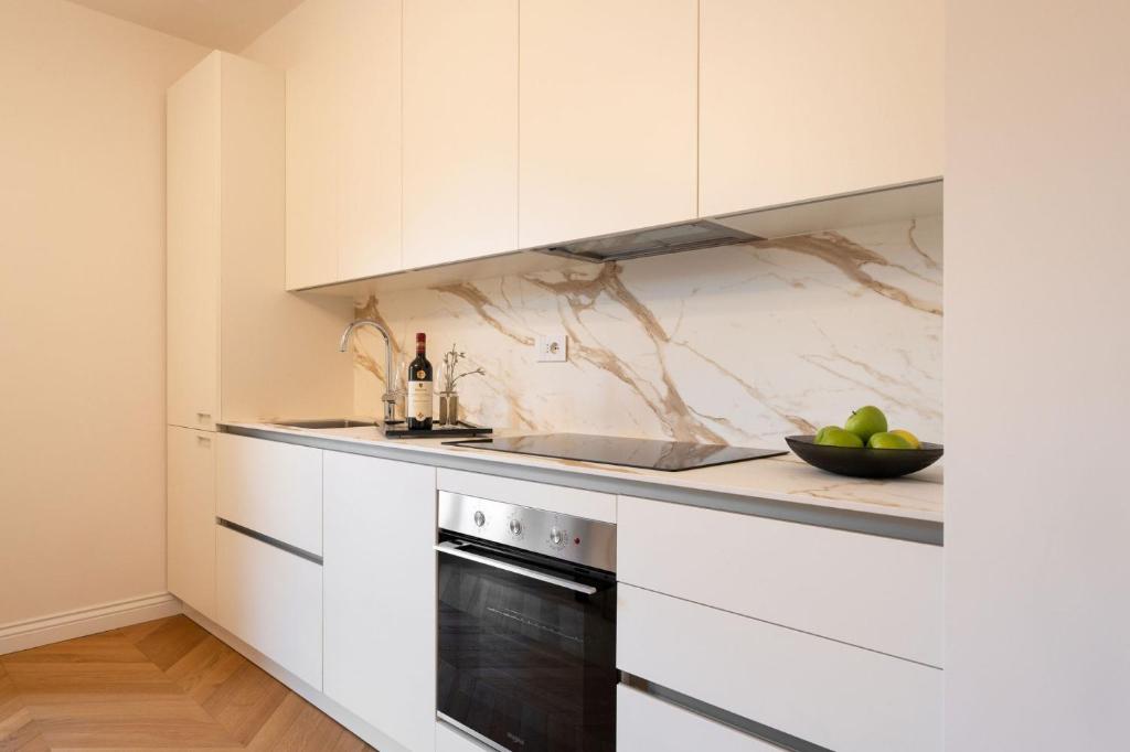 Apartments Florence - Modern Florentine Terrace few steps from Duomo - Tap to explore photos