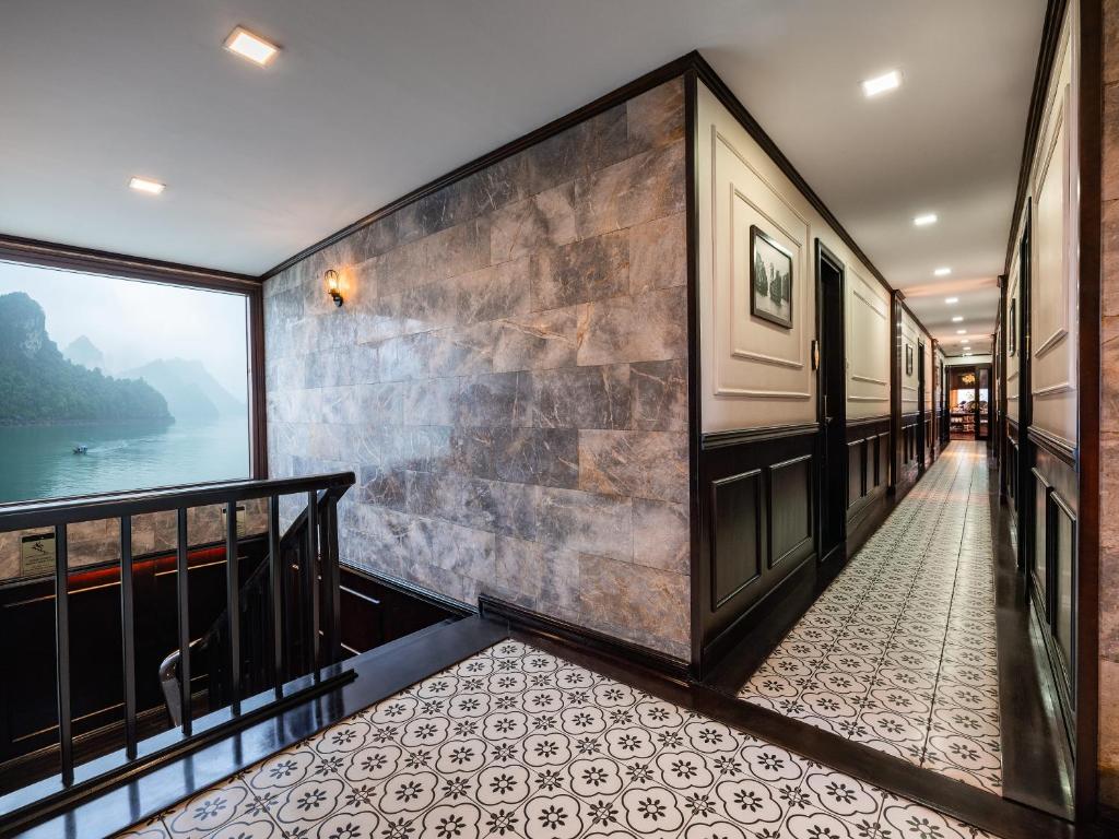 Amanda Legend Cruise Ha Long Bay