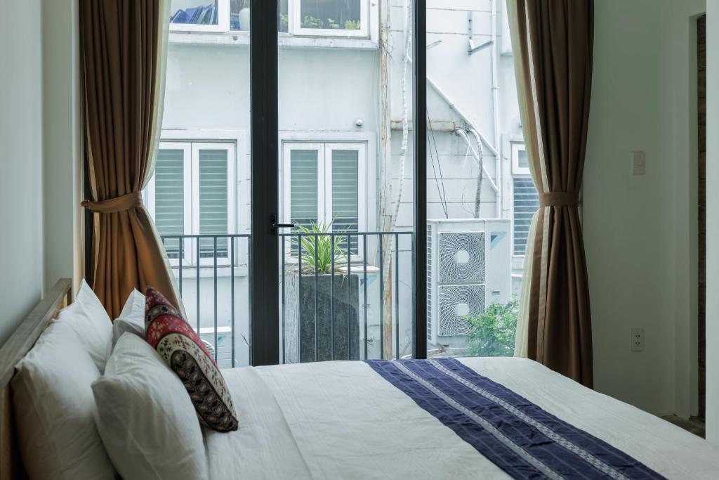 Vietlife Hotel & Apartment, Bar in Basement, Cinema Room