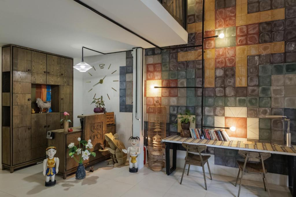 Vietlife Hotel & Apartment, Bar in Basement, Cinema Room