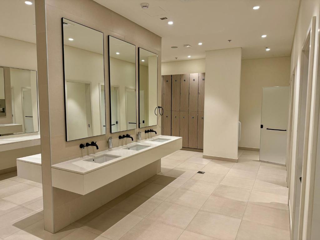 ULTRA Luxury 4 Bedroom Apartment with Burj Khalifa & Fountain views photo 4